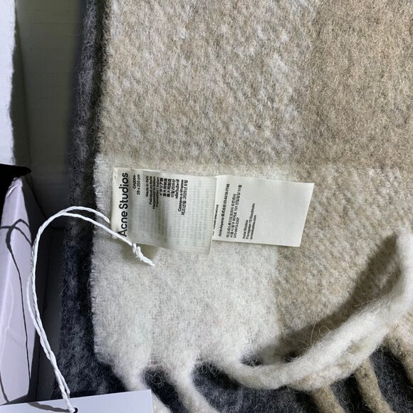 Acne Studios Oversized Check Wool Scarf with Fringe - Picture 5 of 5